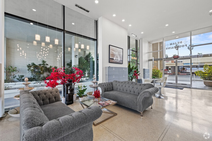 More Photos Of 15720 Ventura Blvd, Encino Office For Lease