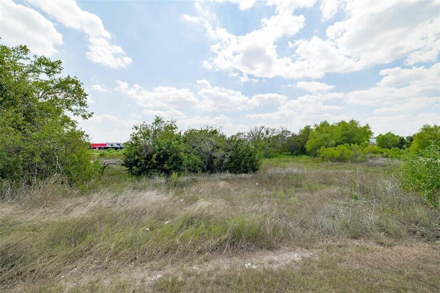 More Photos Of 576 Town Center blvd, Jarrell Land For Sale