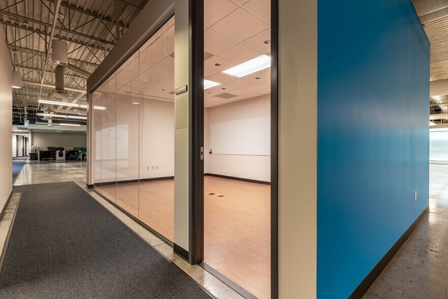 More Photos Of 2015 Vaughn Rd, Kennesaw Loft Creative Space For Sale