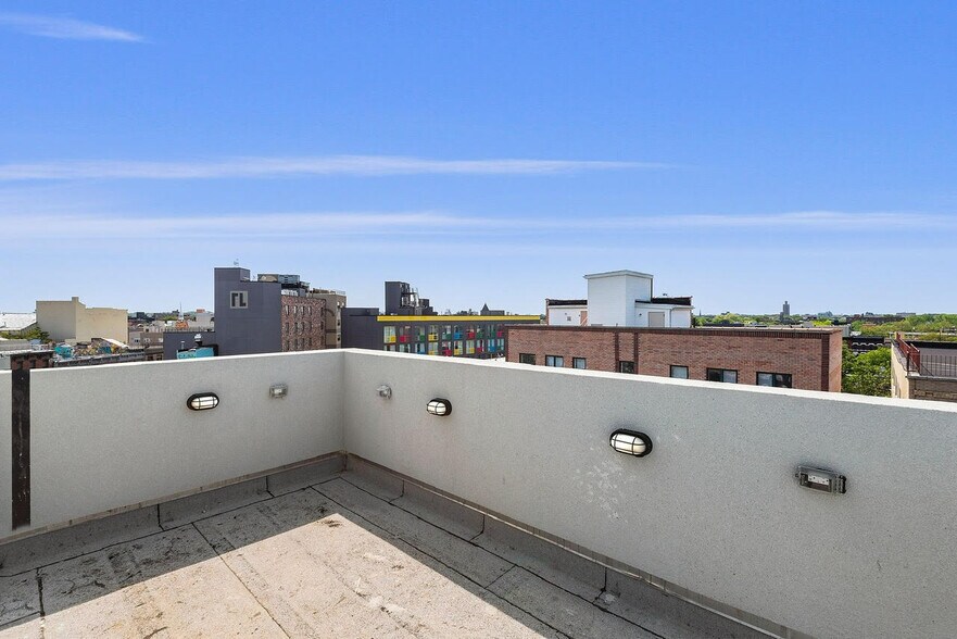 More Photos Of 463 Pulaski St, Brooklyn Medical For Lease