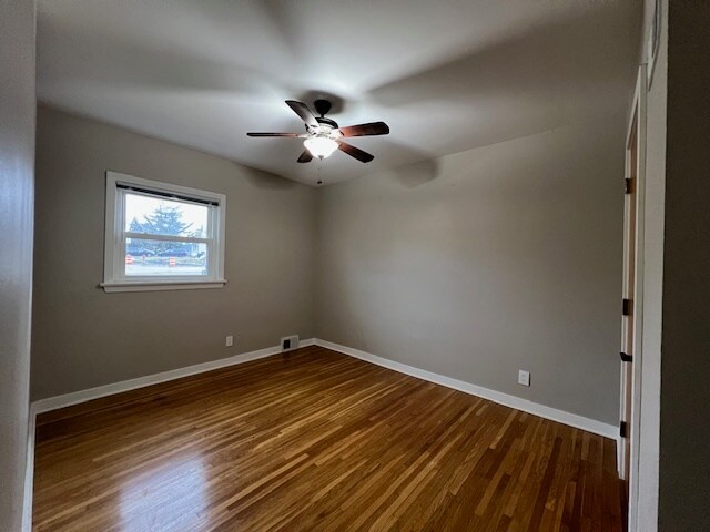 More Photos Of 704 E 9th St, Lockport Medical For Sale