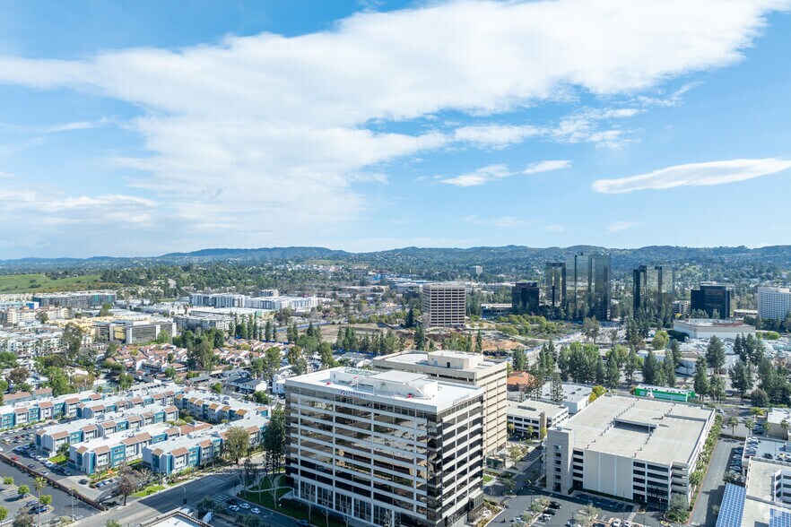 More Photos Of 6303 Owensmouth Ave, Woodland Hills Office For Lease