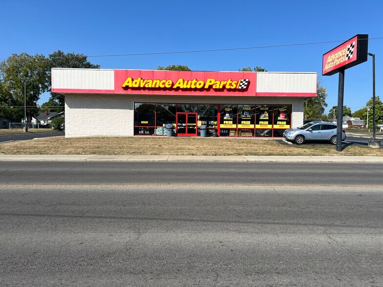 More Photos Of 2001 S Madison St, Muncie Freestanding For Sale