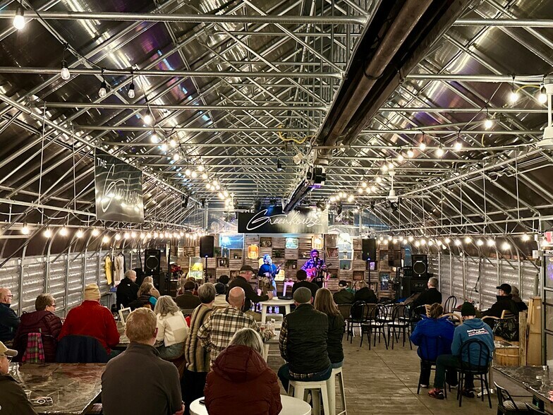 More Photos Of 916 S Mitchell St, Cadillac Restaurant For Sale