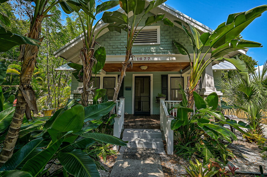 Primary Photo Of 1677 4th St, Sarasota Apartments For Sale