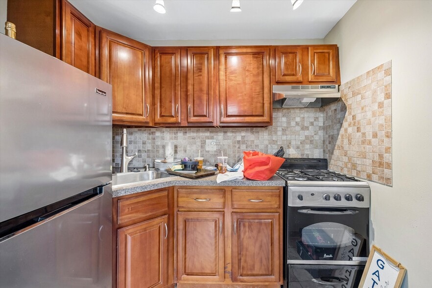 More Photos Of 1909 S Broad St, Philadelphia Office Residential For Sale