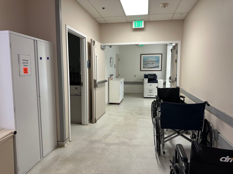 More Photos Of 1310 SE West Star Ave, Port Saint Lucie Hospital For Lease