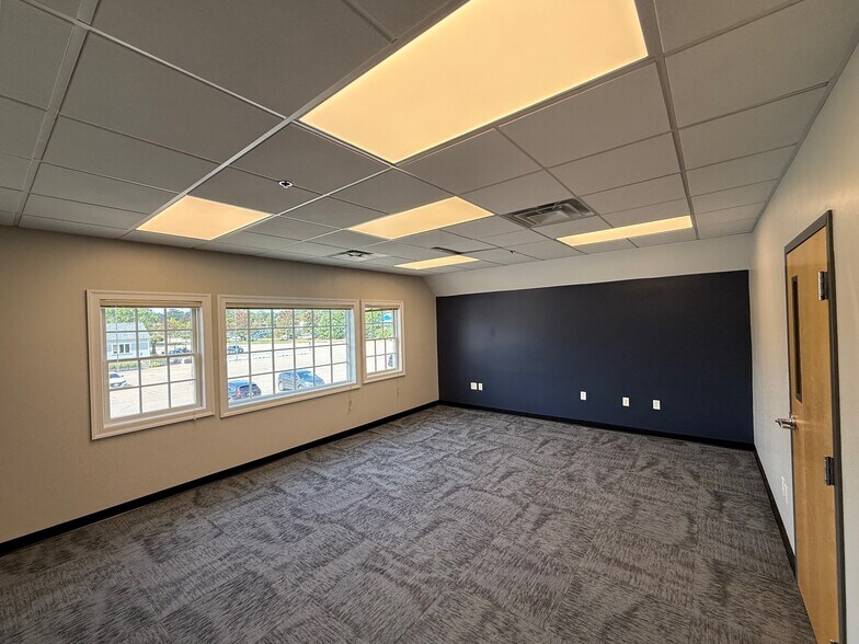 More Photos Of 85 Worcester Rd, Framingham Medical For Lease