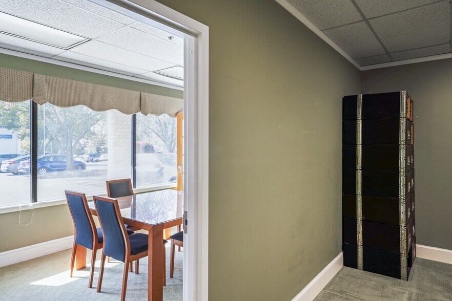 More Photos Of 602 S King St, Leesburg Medical For Sale
