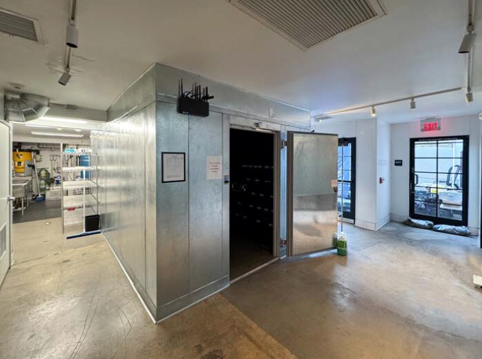 More Photos Of 8016 W 3rd St, Los Angeles Restaurant For Lease