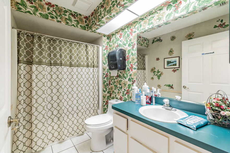 More Photos Of 4407 Millwood Rd, Spring Hill Assisted Living For Sale