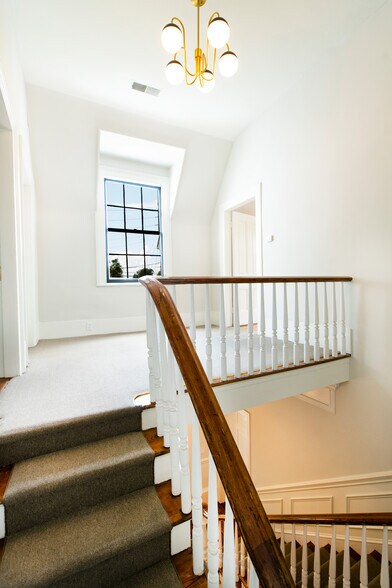 More Photos Of 125 S Milledge Ave, Athens Office Residential For Lease