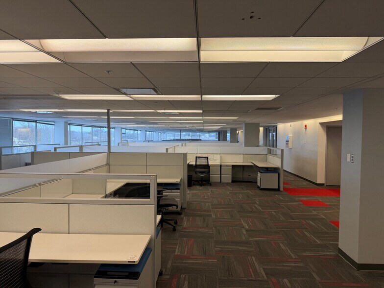 More Photos Of 10100 Linn Station Rd, Louisville Office For Lease