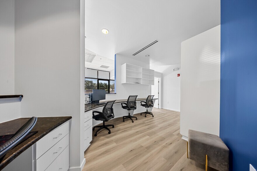 More Photos Of 882 S Kirkman Rd, Orlando Medical For Lease