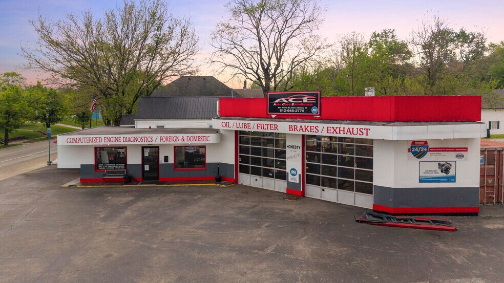 More Photos Of 833 W 7th St, New Albany Auto Repair For Sale