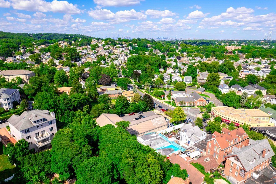 More Photos Of 1551 Richmond Rd, Staten Island Office For Sale