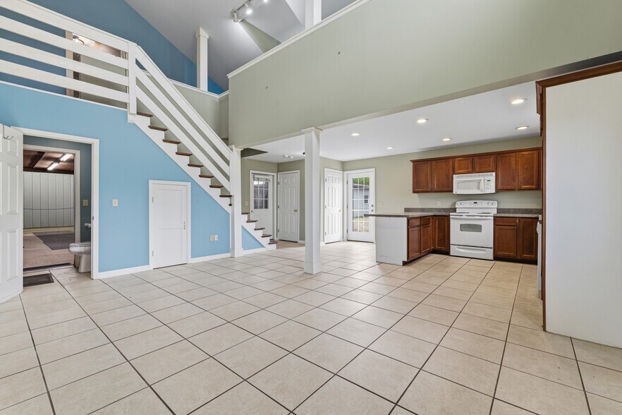 More Photos Of 9317 S Johnstown-Alexandria Rd, Johnstown Horse Stables For Sale