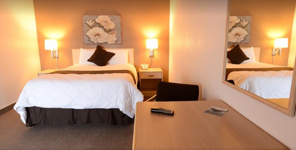 More Photos Of 450 S Lincoln St, Burlington Hotel For Sale