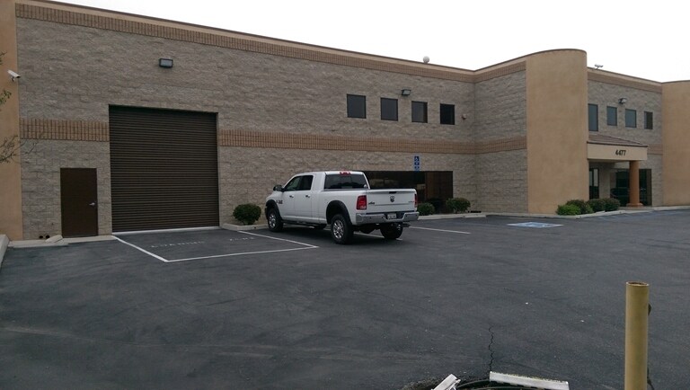 More Photos Of 4477 Shopping Ln, Simi Valley Warehouse For Lease