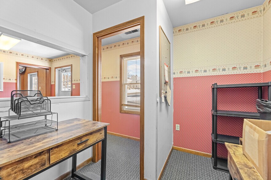 More Photos Of 293 N Ellsworth Ave, Salem Medical For Lease