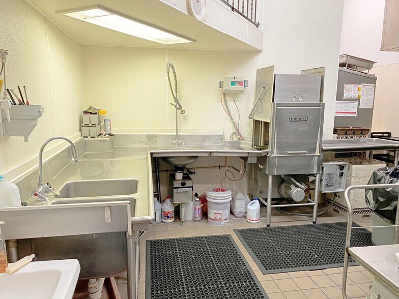 More Photos Of 872 E Michigan Ave, Marshall Freestanding For Sale