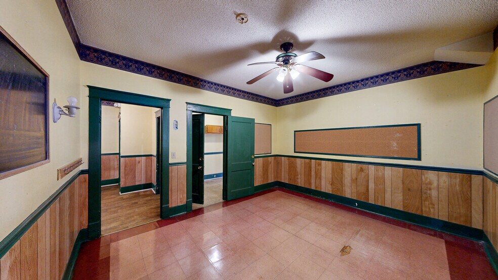 More Photos Of 104 N Herring St, Dothan Office For Sale