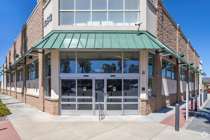 More Photos Of 10512 Mission Gorge Rd, Santee Drugstore For Lease