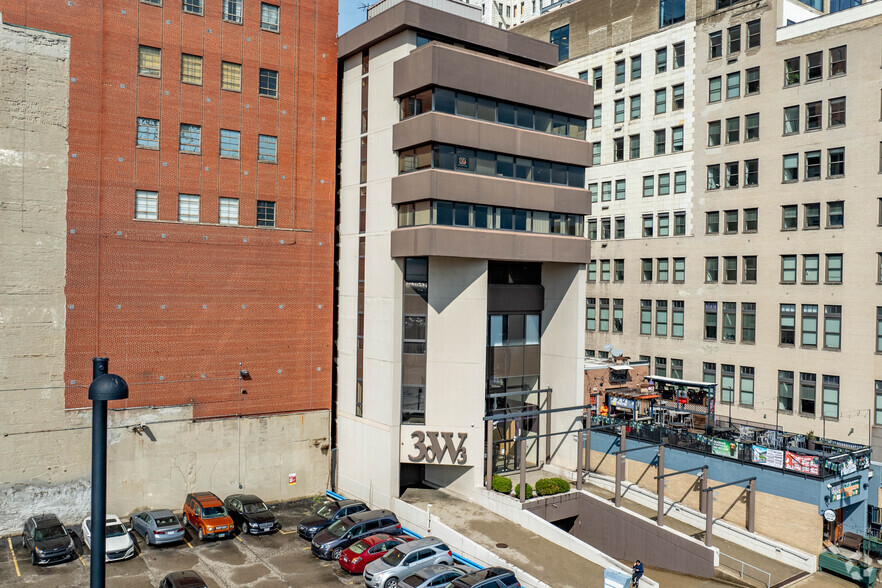 Primary Photo Of 30 W 3rd St, Cincinnati Office For Sale