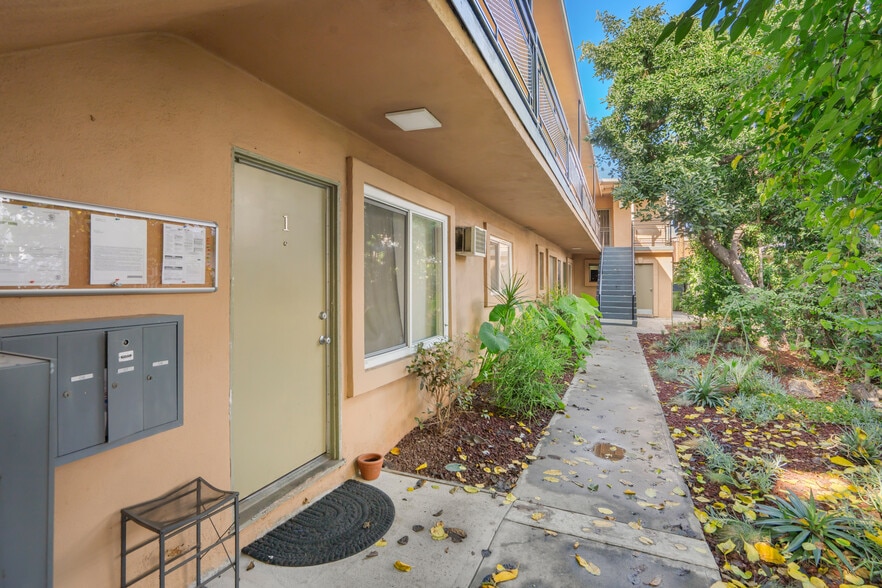 More Photos Of 11447 Tiara St, North Hollywood Apartments For Sale
