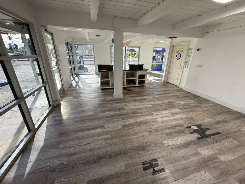 More Photos Of 2201 El Camino Ave, Sacramento Storefront Retail Office For Lease