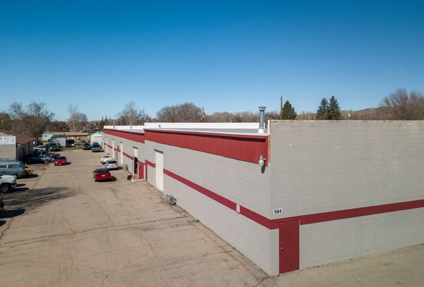 More Photos Of 504 E 43rd St, Garden City Warehouse For Lease
