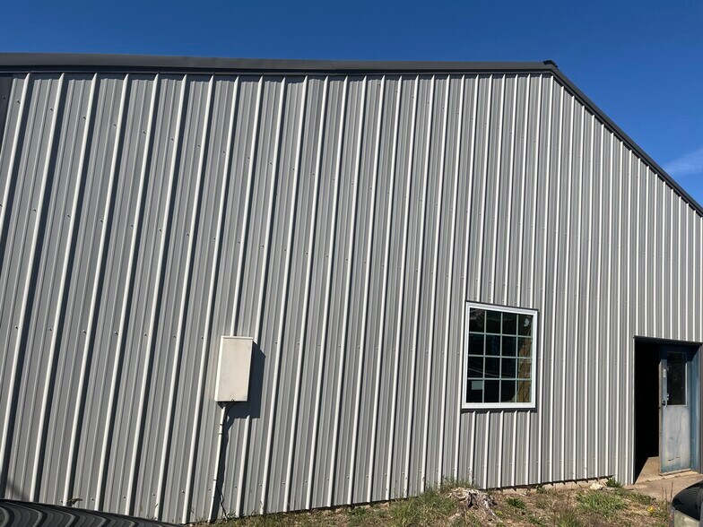More Photos Of 4200 Maysville Rd, Commerce Light Distribution For Lease