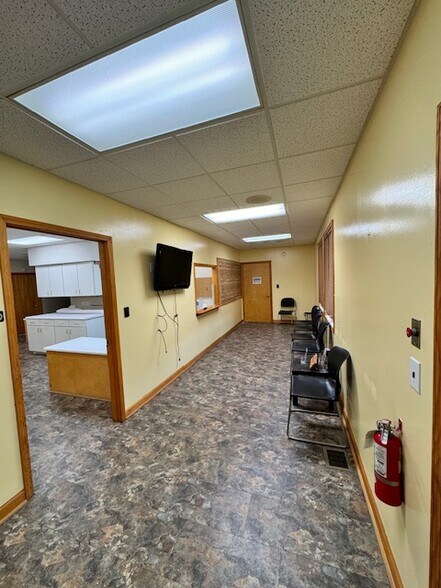 Primary Photo Of 108 Park Ave, Banner Elk Medical For Lease