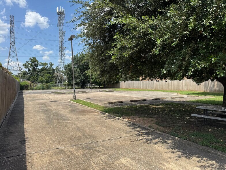 More Photos Of 4202 Sherwood Ln, Houston Loft Creative Space For Sale