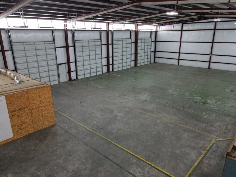 More Photos Of 519 N Broadway St, La Porte Warehouse For Lease