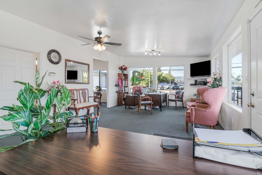 More Photos Of 3897 Main St, Springfield Auto Dealership For Sale