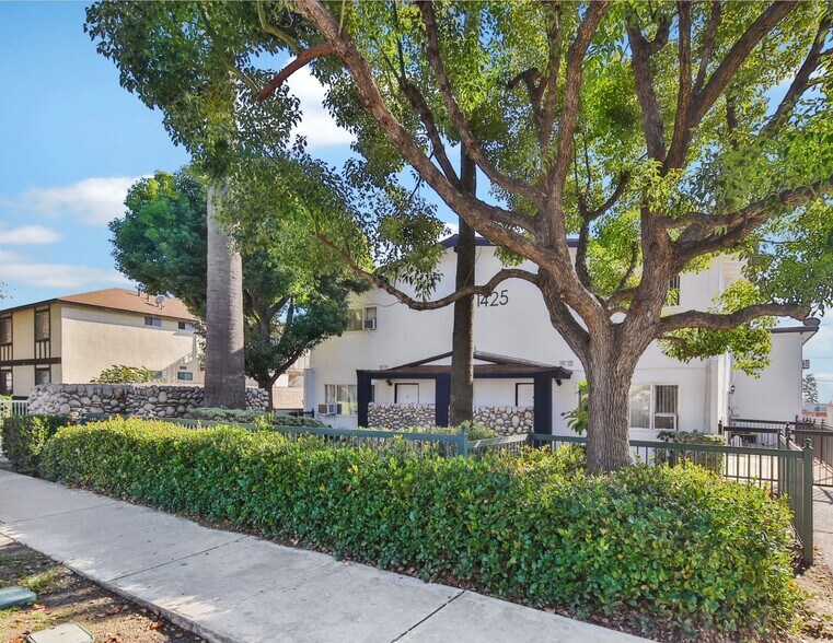 More Photos Of 1425 W Stoneridge Ct, Ontario Apartments For Sale