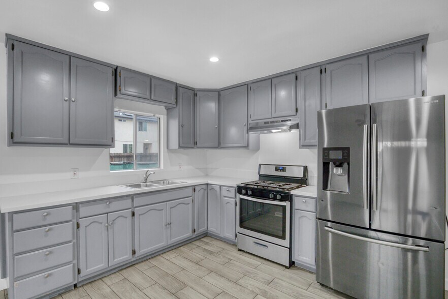 More Photos Of 5907 Bonsallo Ave, Los Angeles Multifamily For Sale