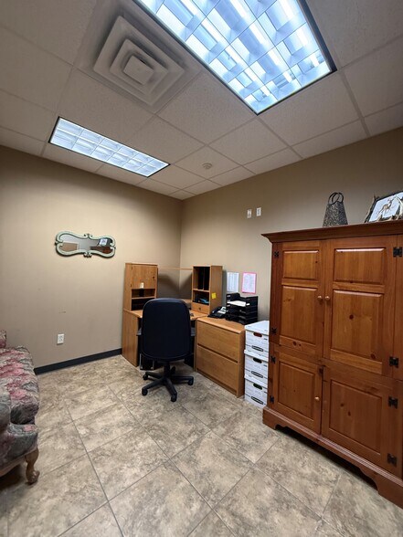 More Photos Of 1504 Nederland Ave, Nederland Storefront Retail Office For Sale