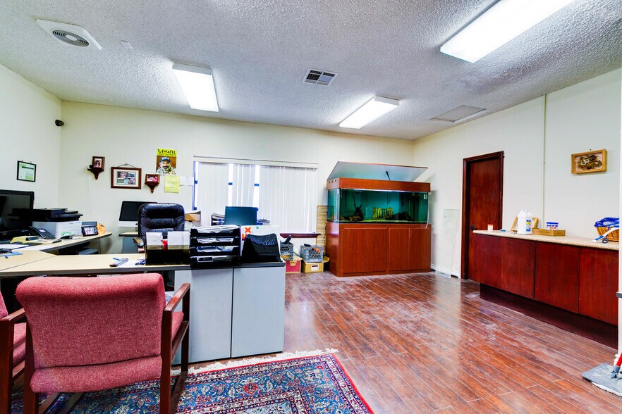 More Photos Of 1520 E Palmdale Blvd, Palmdale Carwash For Sale