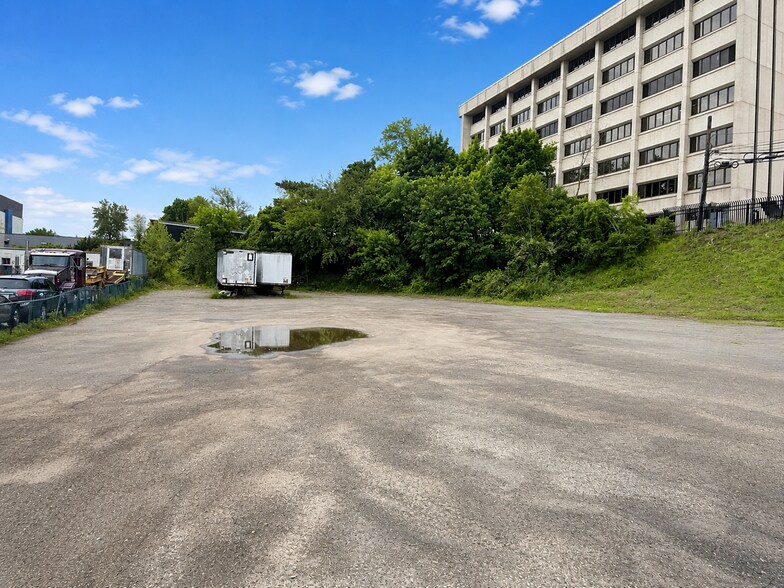 More Photos Of 138 Delawanna Ave, Clifton Land For Lease