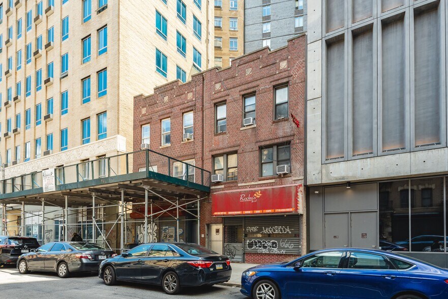 More Photos Of , Long Island City General Retail For Sale
