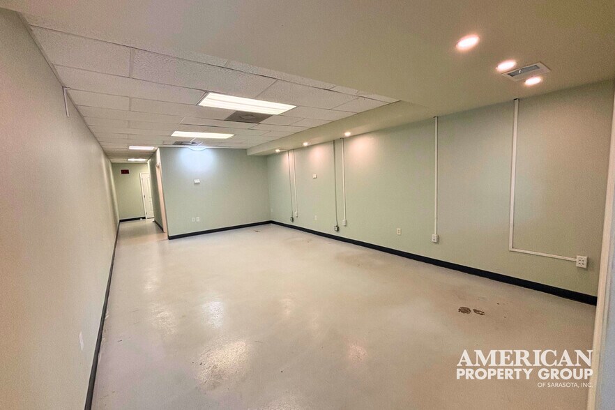 More Photos Of 2695 Tamiami Trl, Port Charlotte Storefront For Lease