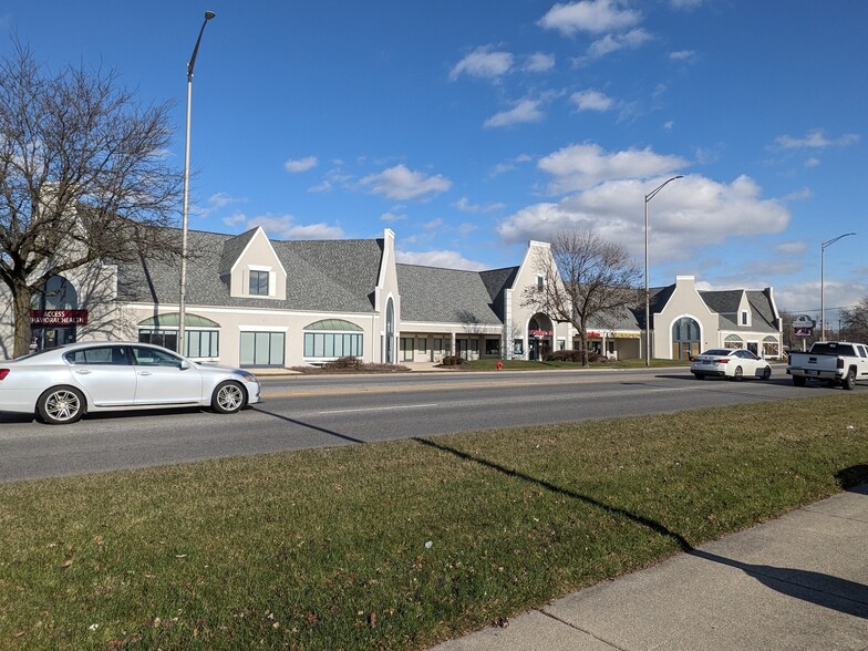 Primary Photo Of 530-558 E 162nd St, South Holland Storefront Retail Office For Sale