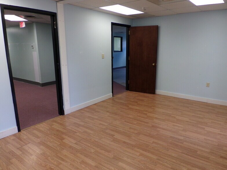 More Photos Of 401 Gilford Ave, Gilford Office For Lease