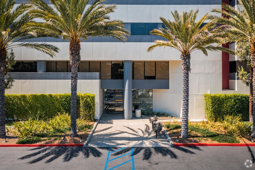 More Photos Of 1500 Rosecrans Ave, Manhattan Beach Office For Lease