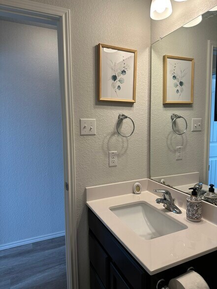 More Photos Of 104 Green Jay Dr, Jarrell Specialty For Sale