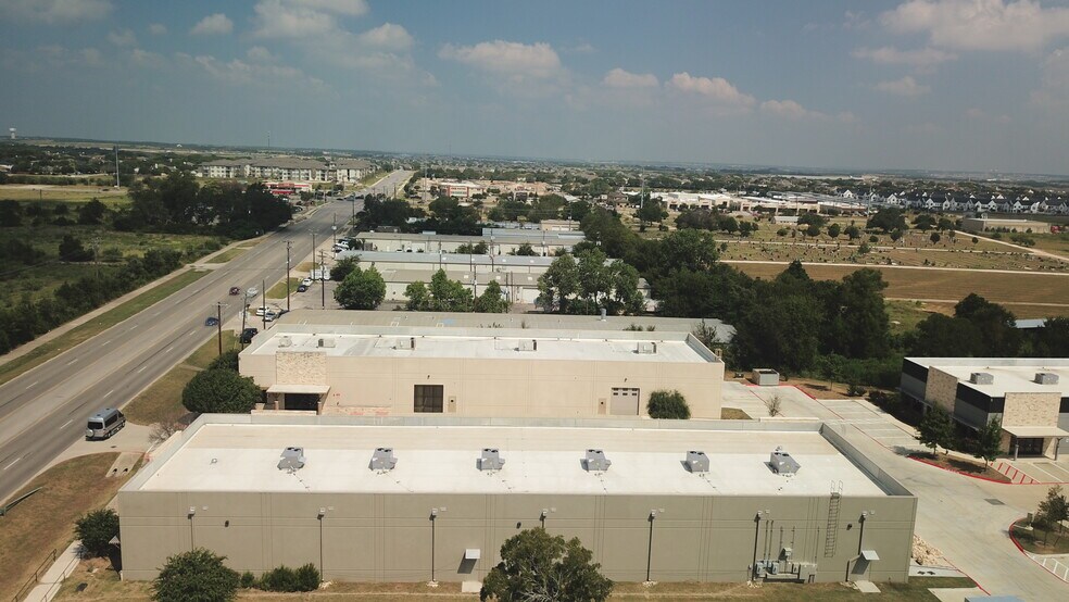 More Photos Of 190 N Bagdad Rd - Building E, Leander Warehouse For Lease