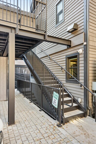 More Photos Of 122 W Main St, Aspen Office Residential For Sale