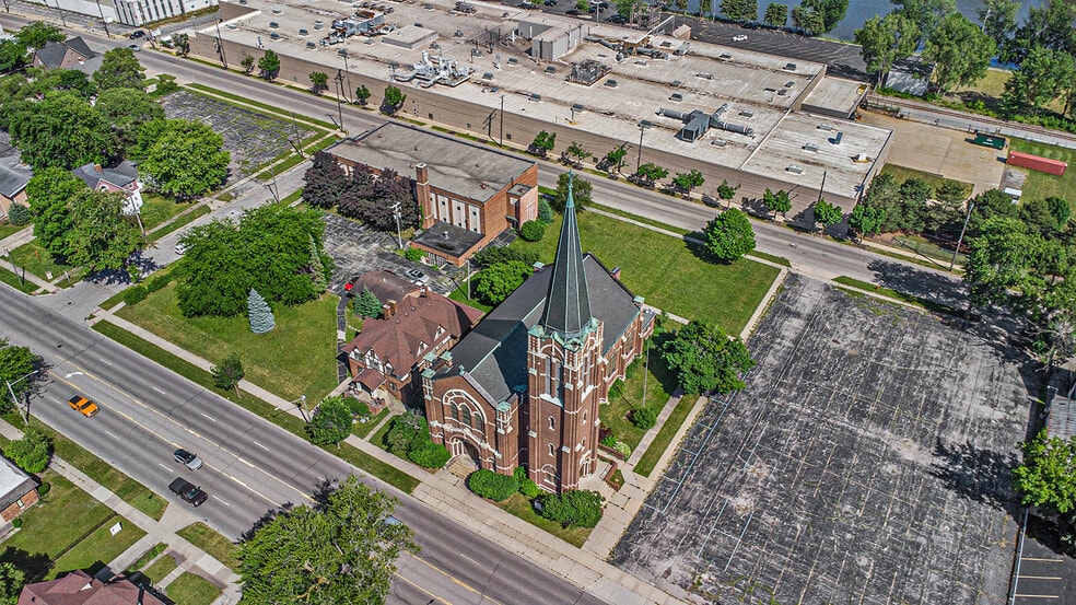 More Photos Of 612 N Michigan Ave, Saginaw Religious Facility For Sale